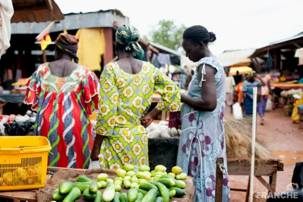 Miss Franche continue son aventure au marché de Ouagadougou